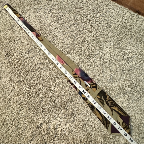 EUC Bill Robin Son 100% Silk Tie Necktie with Tiger Stripes and Flower - Picture 7 of 7